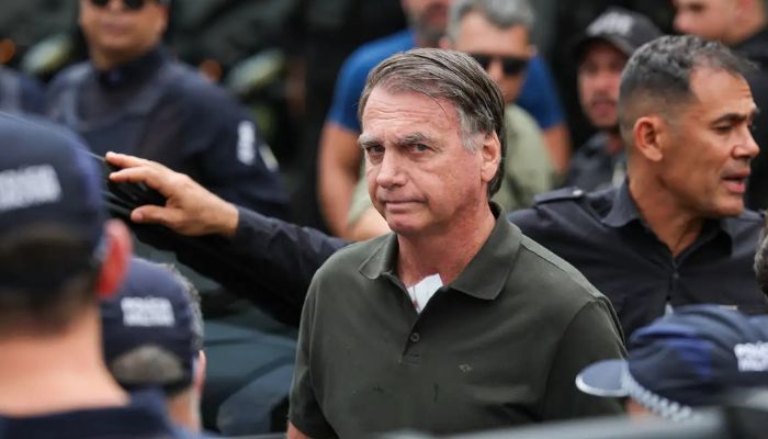  PGR envia ao Supremo parecer favorável à cirurgia de Bolsonaro 